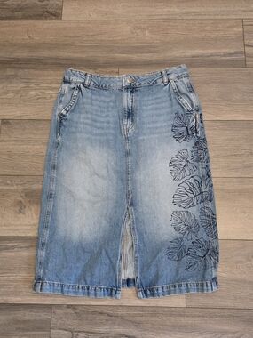 Skirt Broadway 38 Embroidered Denim Midi Skirt Size 6